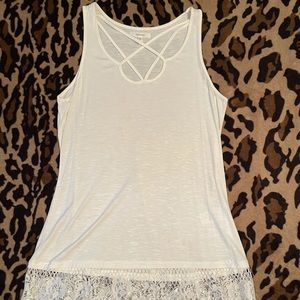 Maurice’s lacy tank